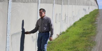 Representative Gary Palmer at the border fence